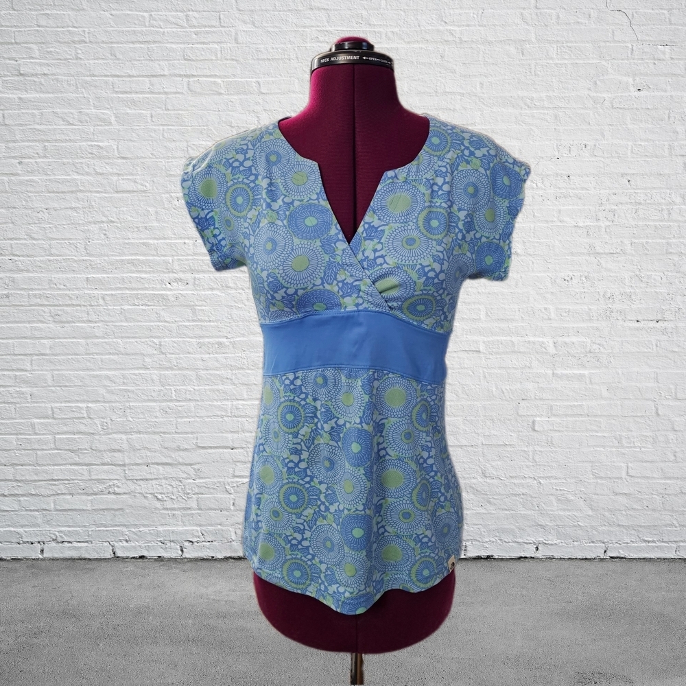 The North Face Vapor Wick Blue and Green Floral Geometric Top